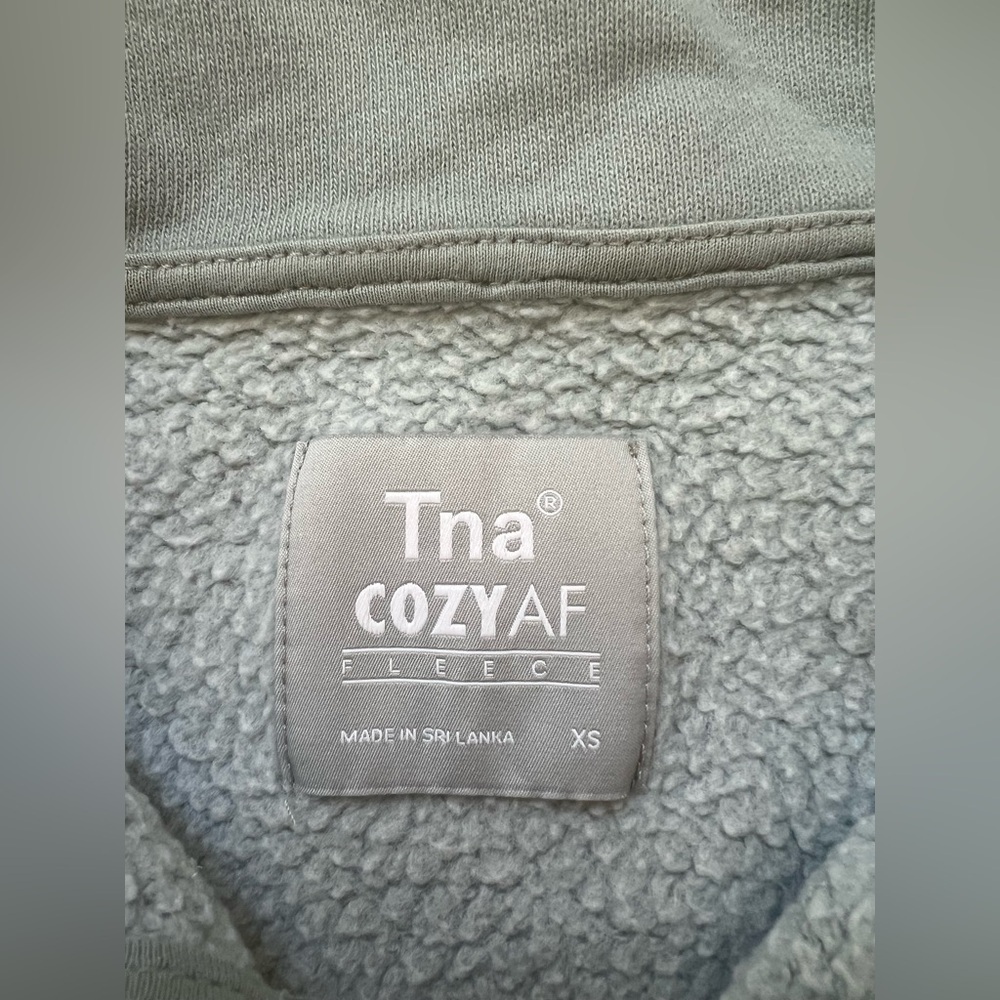 Aritzia TNA Cozy Cropped Fleece Perfect 1/4 Zip Sweatshirt Size XS Light Blue - Picture 7 of 8